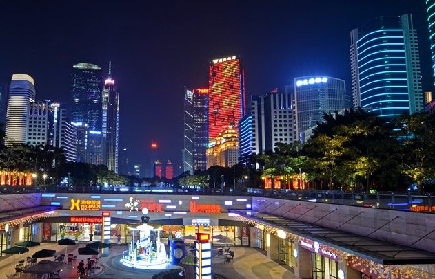 廣州越秀金融大廈led燈光秀廣告